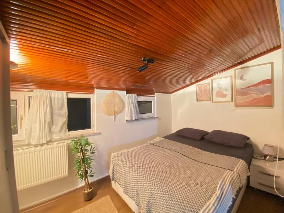 Stylish 2 Bedrooms 1 Lounge Flat In Kadikoey의 연락처